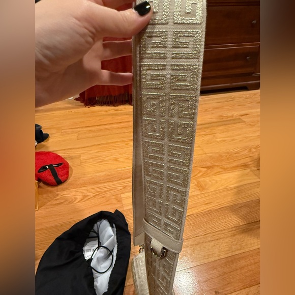 Givenchy - Picture 10 of 10